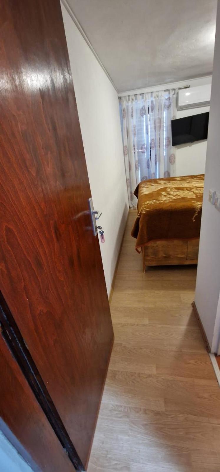 Apartment And Rooms Lucica Komiza Exterior photo
